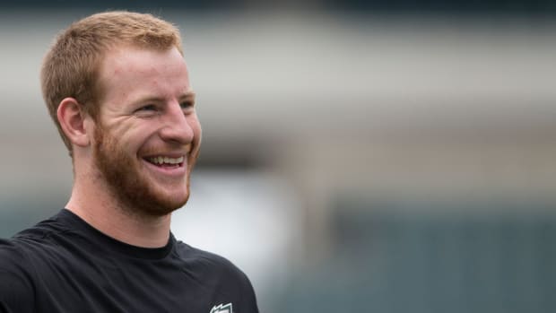 carson-wentz-eagles-starting-quarterback-hunting.jpg